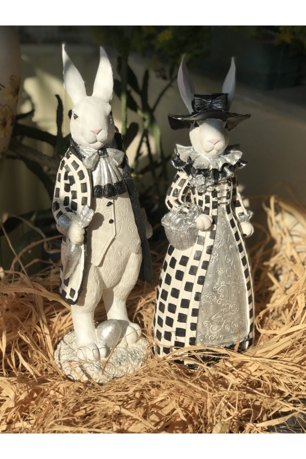 Easter Lover Bunnies Count & Countess Dama Mackenzie Black Detail