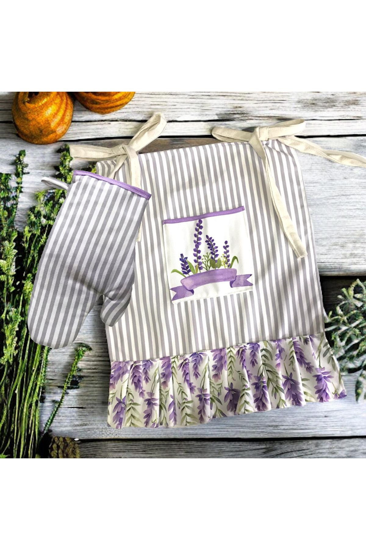 Lavender Pattern, Ruffle, Oven Apron (Cover) and Glove