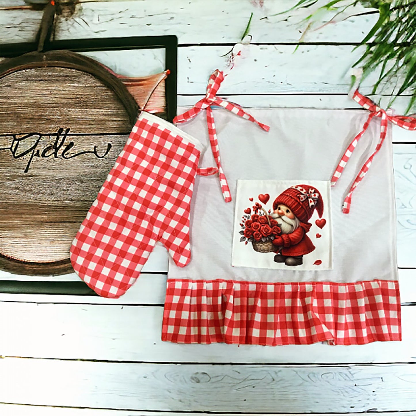 Love Gnome Frilled, Buldan Linen Oven Apron (Cover) and Gloves