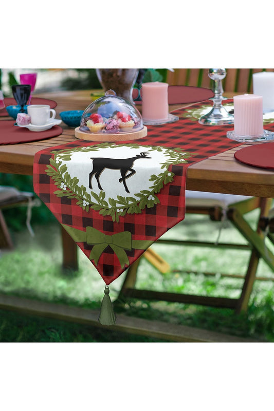 Wreathed Deer Motif Triangle Tassel Runner