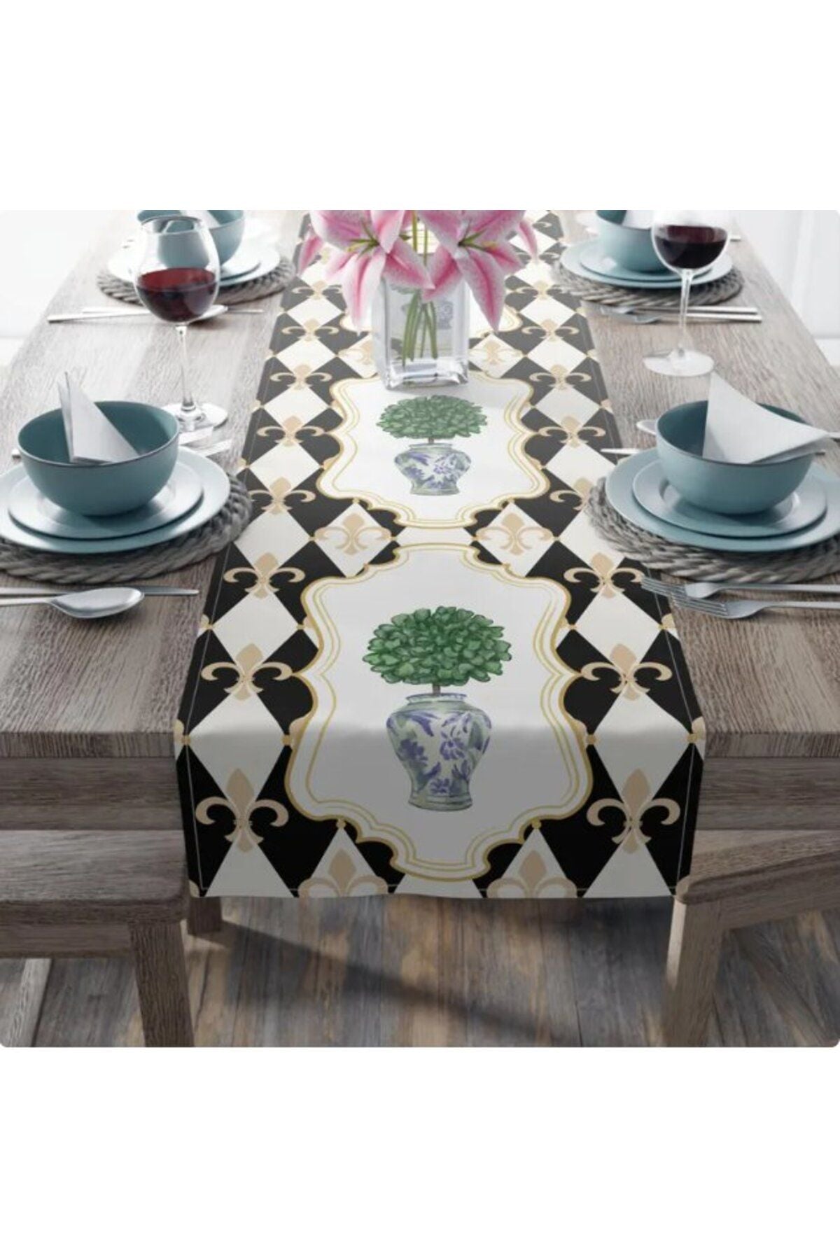 Cortly Harlequin Fleur de lis chinoiserie mavi ve beyaz vazo Desen Ranır - Runner