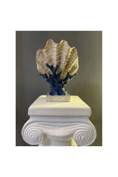 Oyster Vase with Coral - Figurine