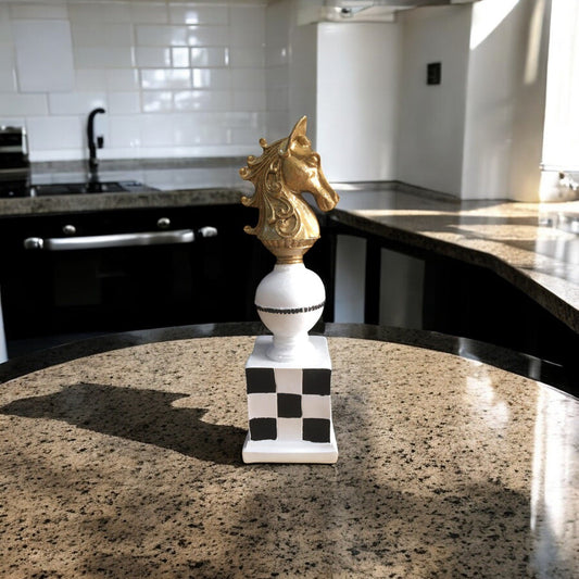 Chess Set, King Queen Knight Mackenzie, Checkered Chess Set
